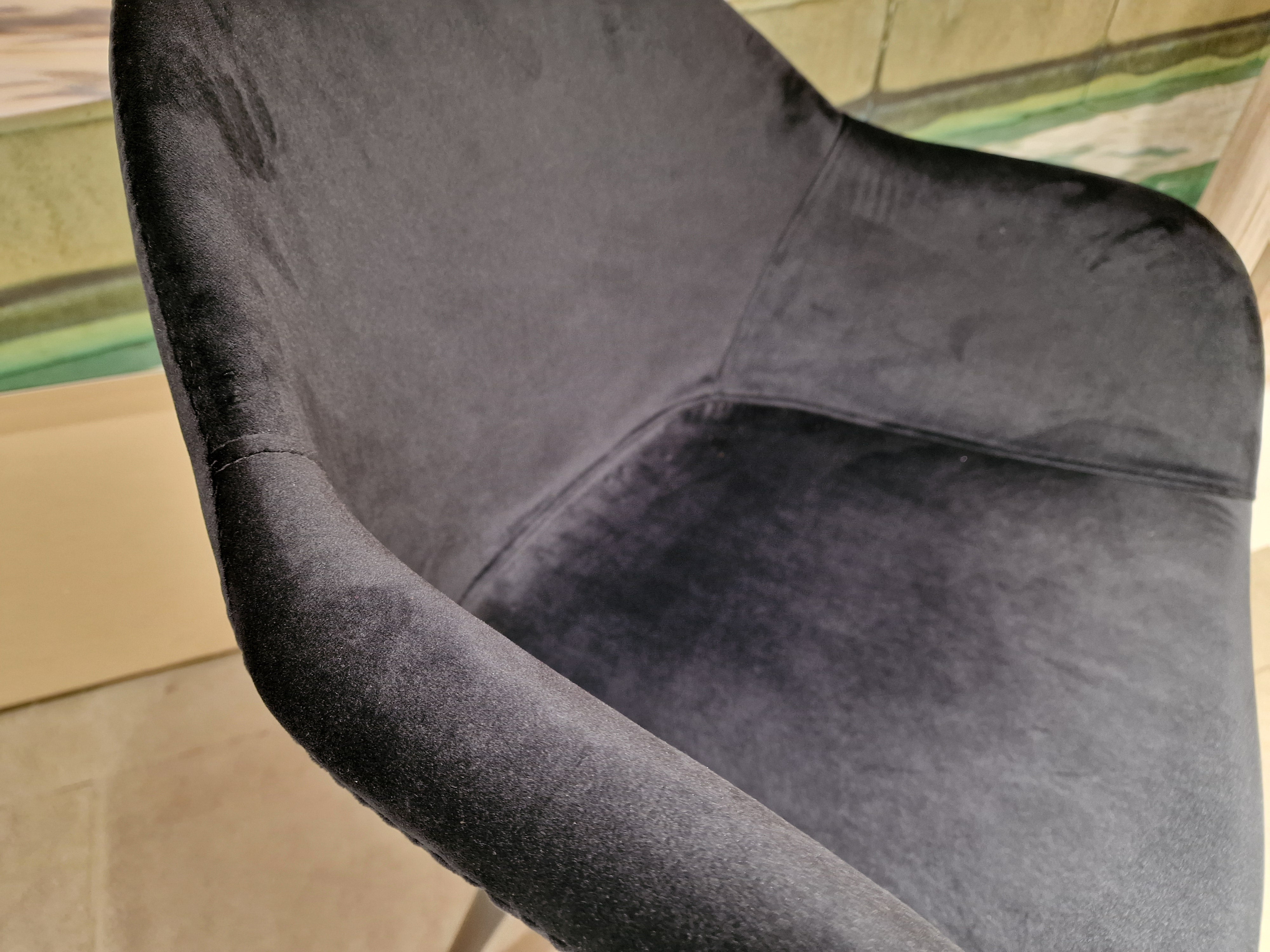 Eetkamerstoel Forli - Velvet Black - Zwarte Poten Metaal