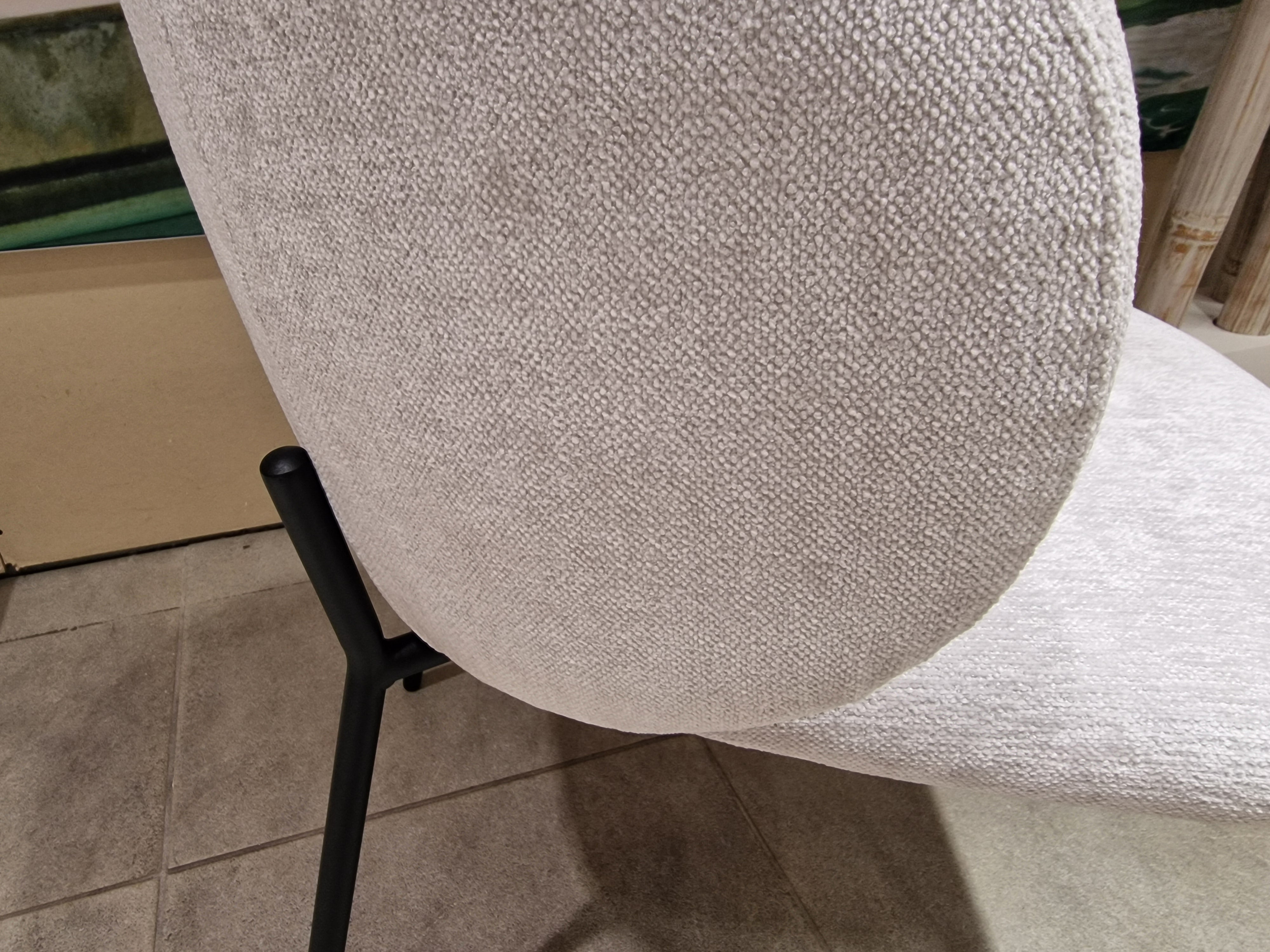 Eetkamerstoel Vince - Stof Wing Shell 196 - Zwarte Poten Metaal