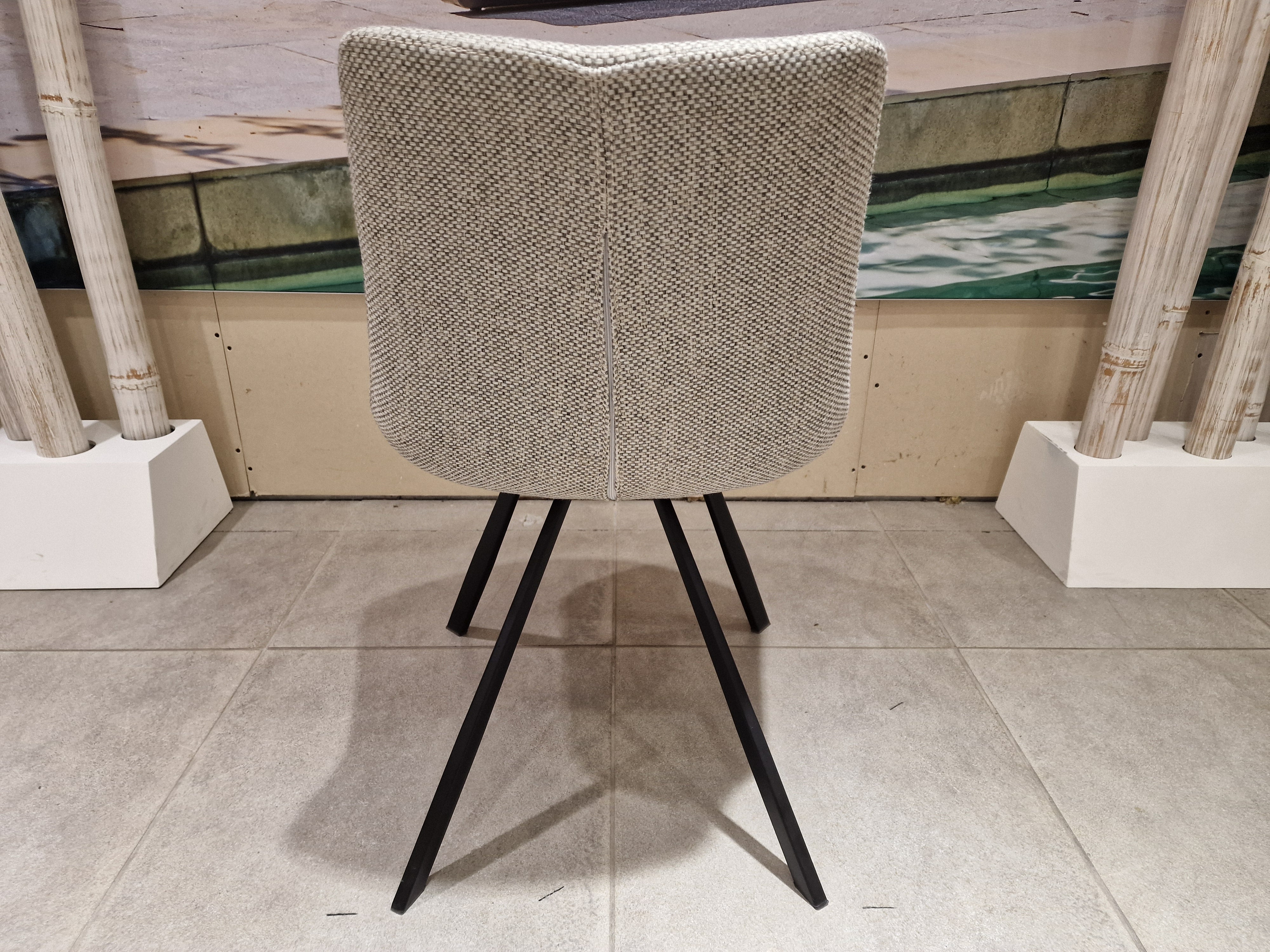 Interieurstoel Egon - Stof Licht Grijs - Zwarte Poten Metaal