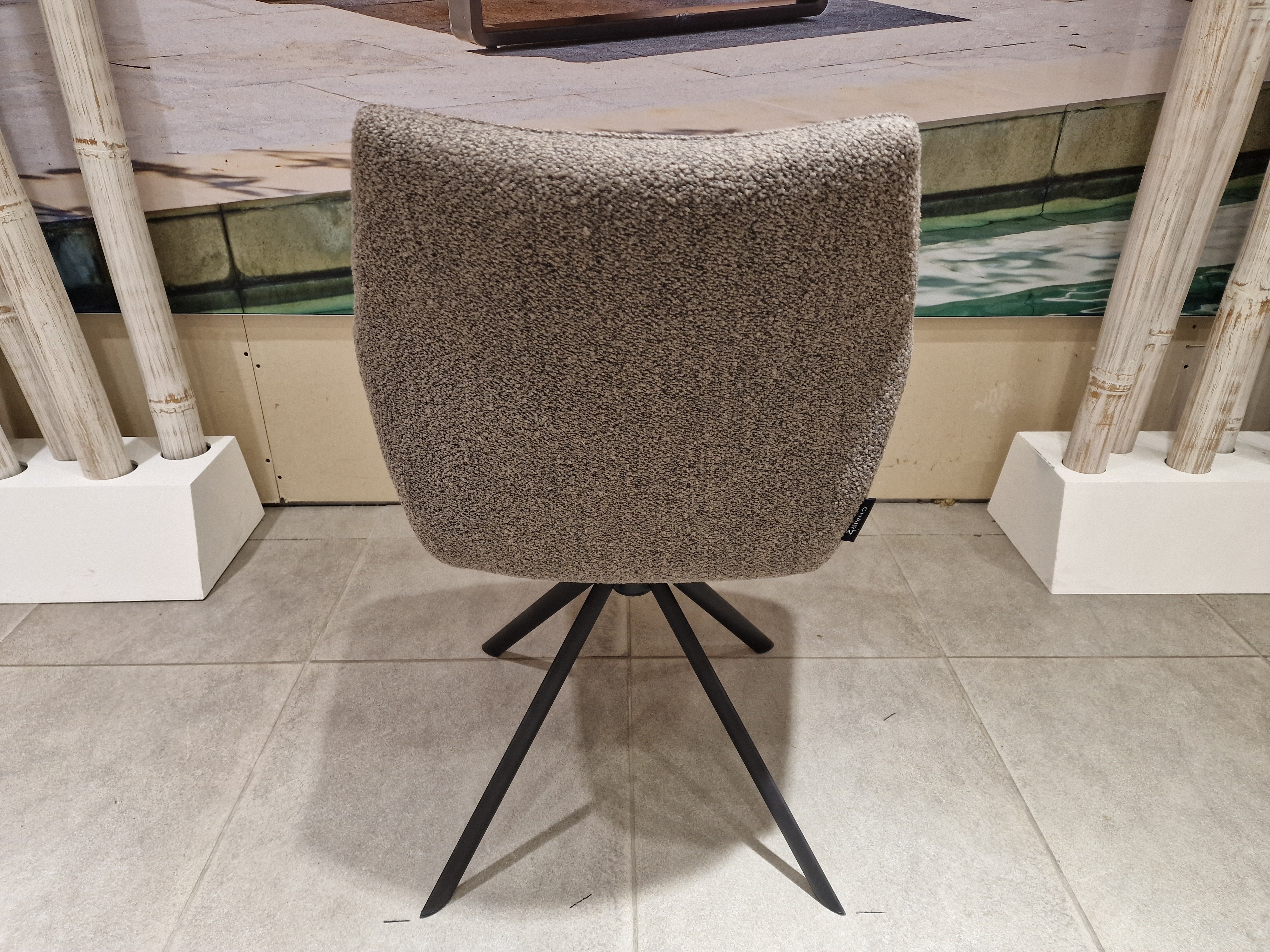 Eetkamerstoel Kinto op Draaipoot - Stof Alpine Brown - Zwarte Poten Metaal