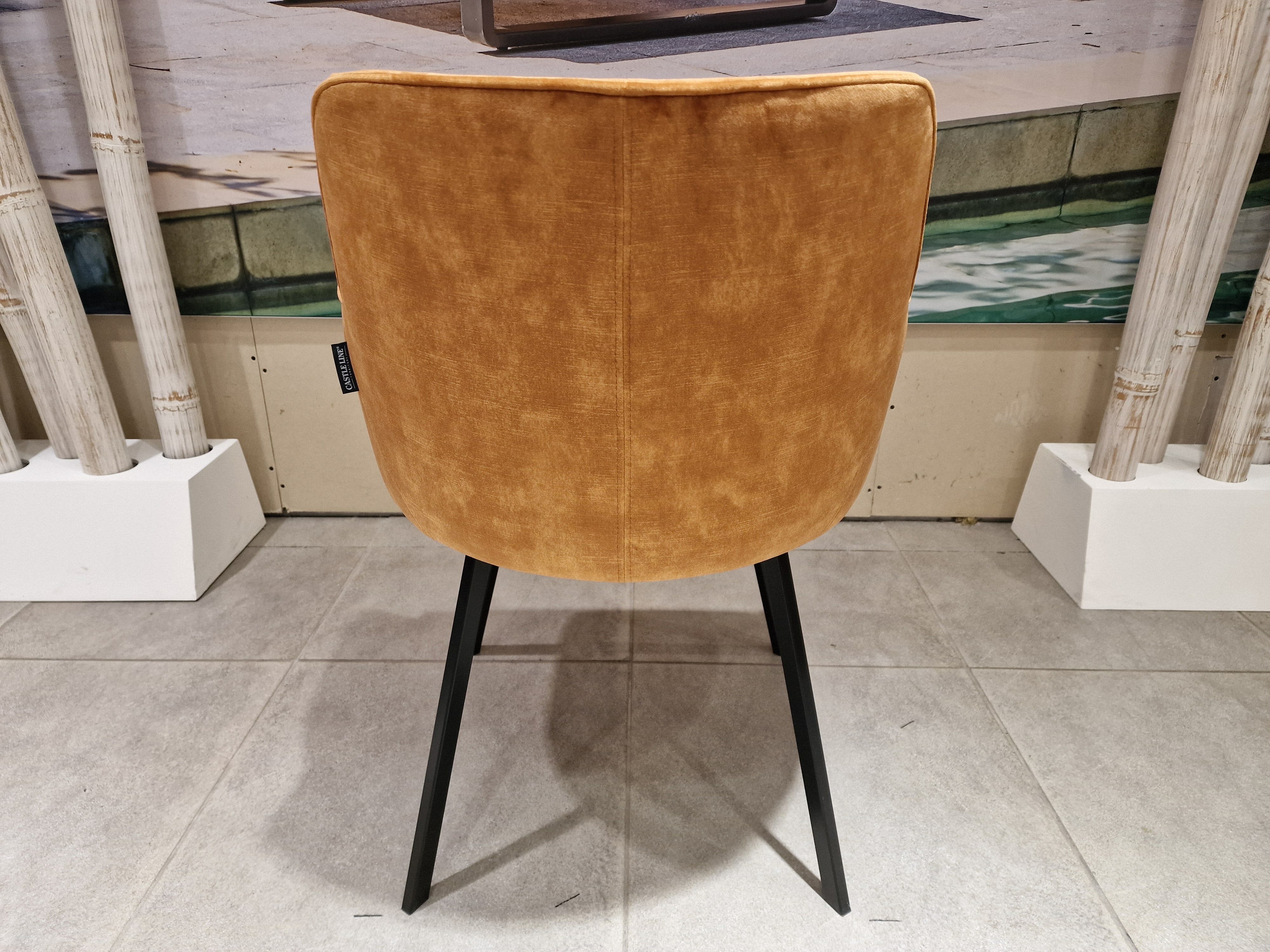 Eetkamerstoel Olly - Velvet Cognac - Zwarte Poten Metaal