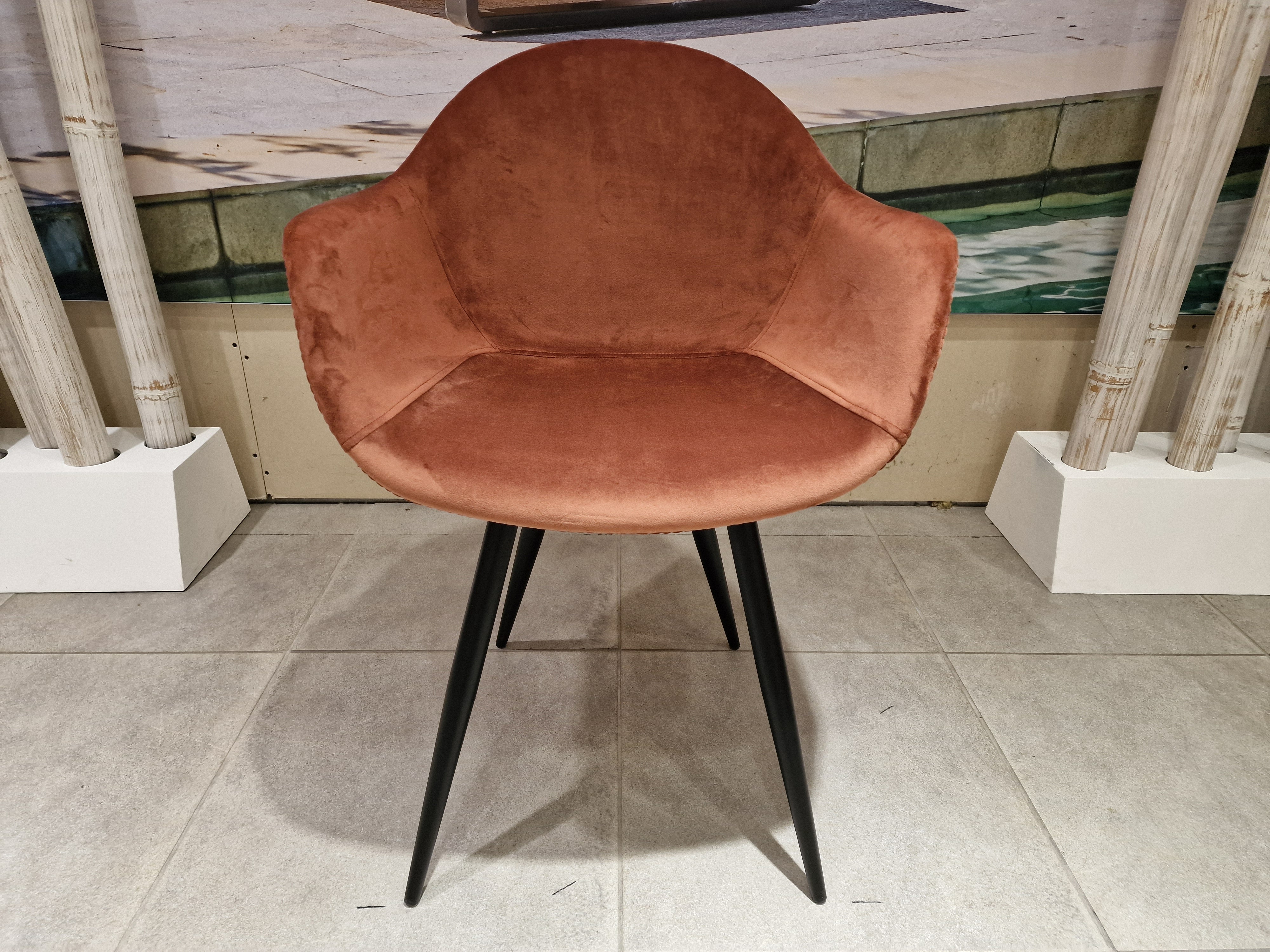 Eetkamerstoel Forli - Velvet Rust - Zwarte Poten Metaal