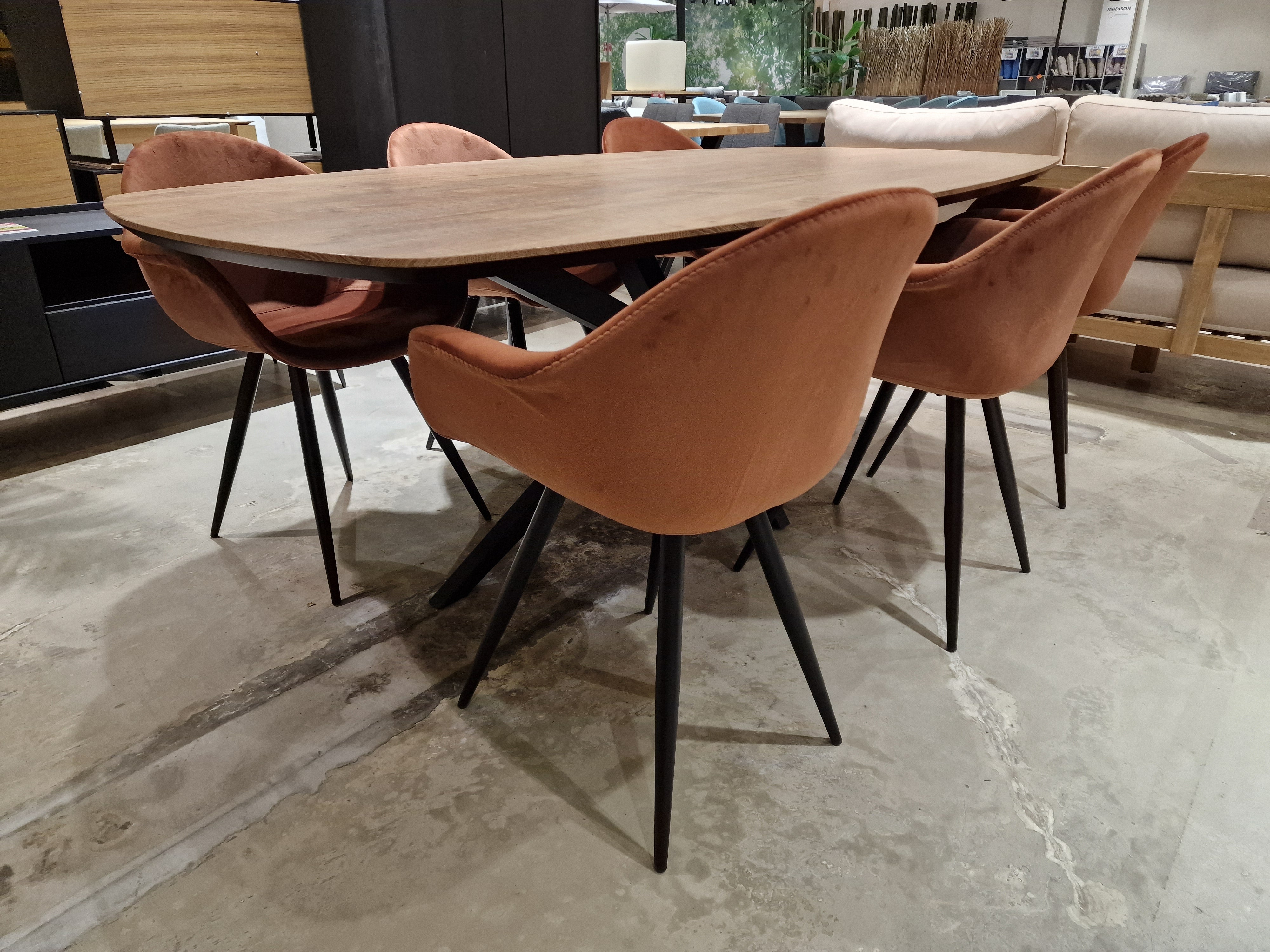 Eetkamerstoel Forli - Velvet Rust - Zwarte Poten Metaal