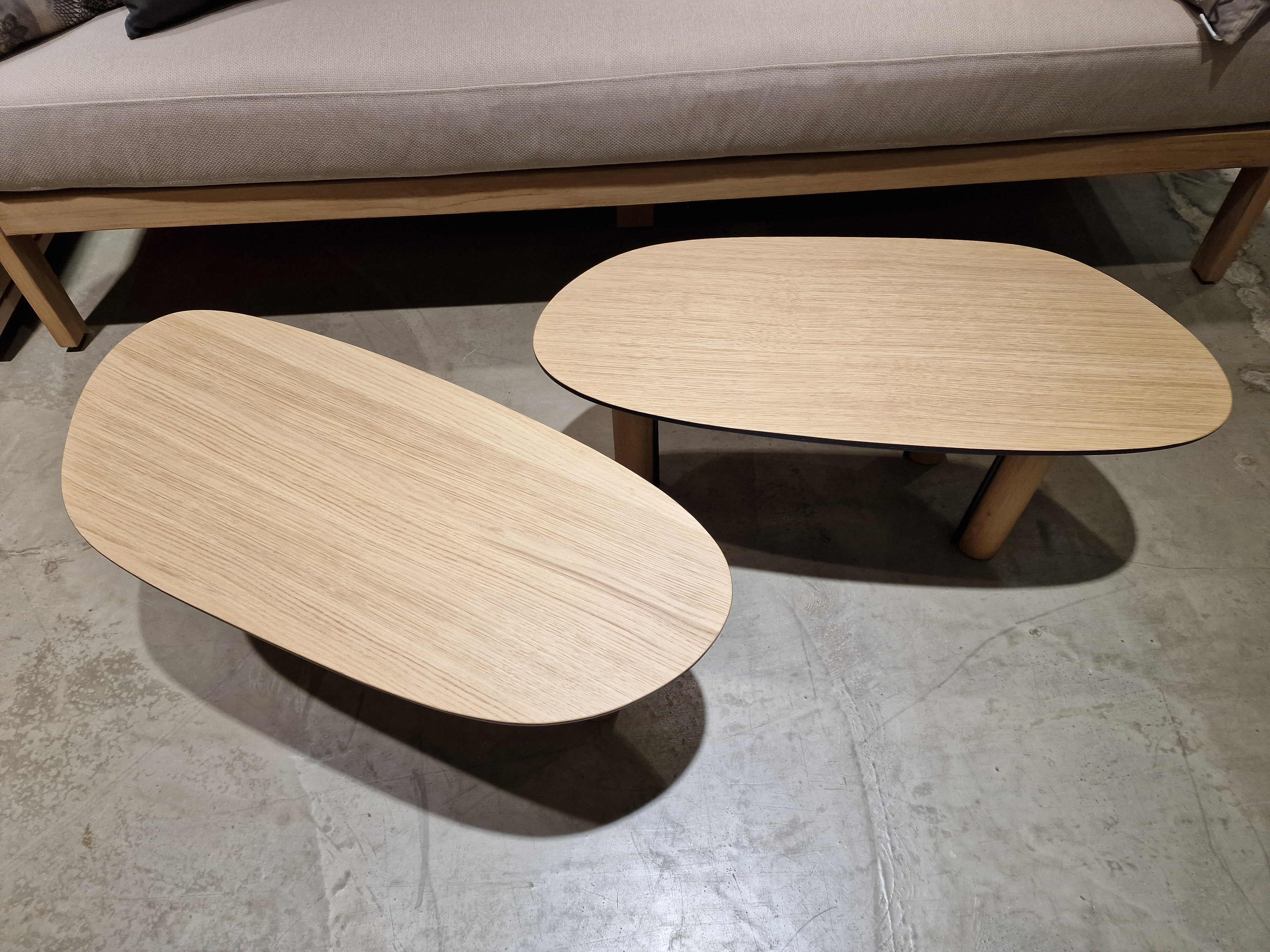 Eiken Salontafel Keivorm 80 x 40cm Naturel met 3 Eiken Poten