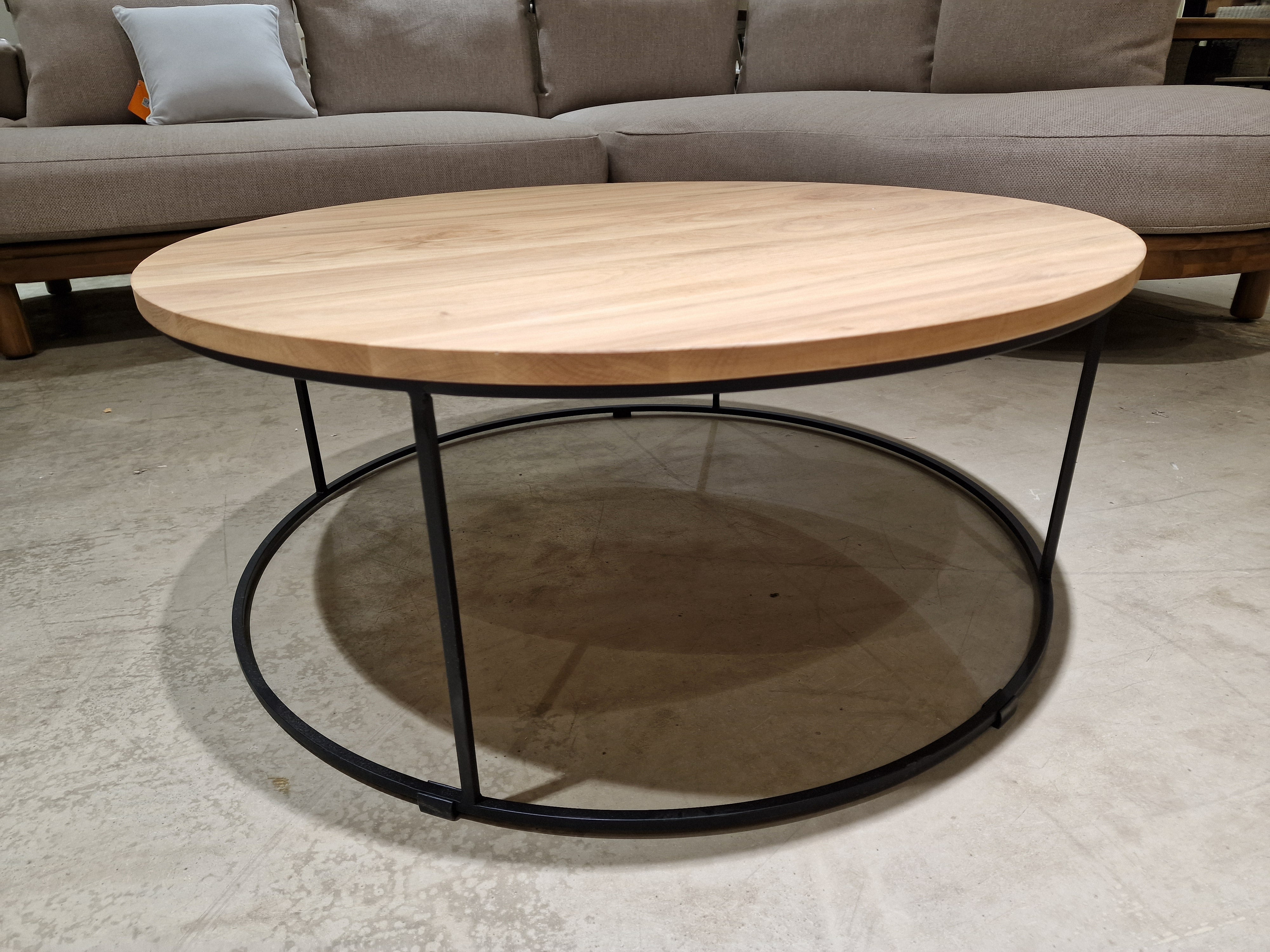 Eik Salontafel Theo Rond diameter 90cm Naturel met Zwart Metalen Onderstel