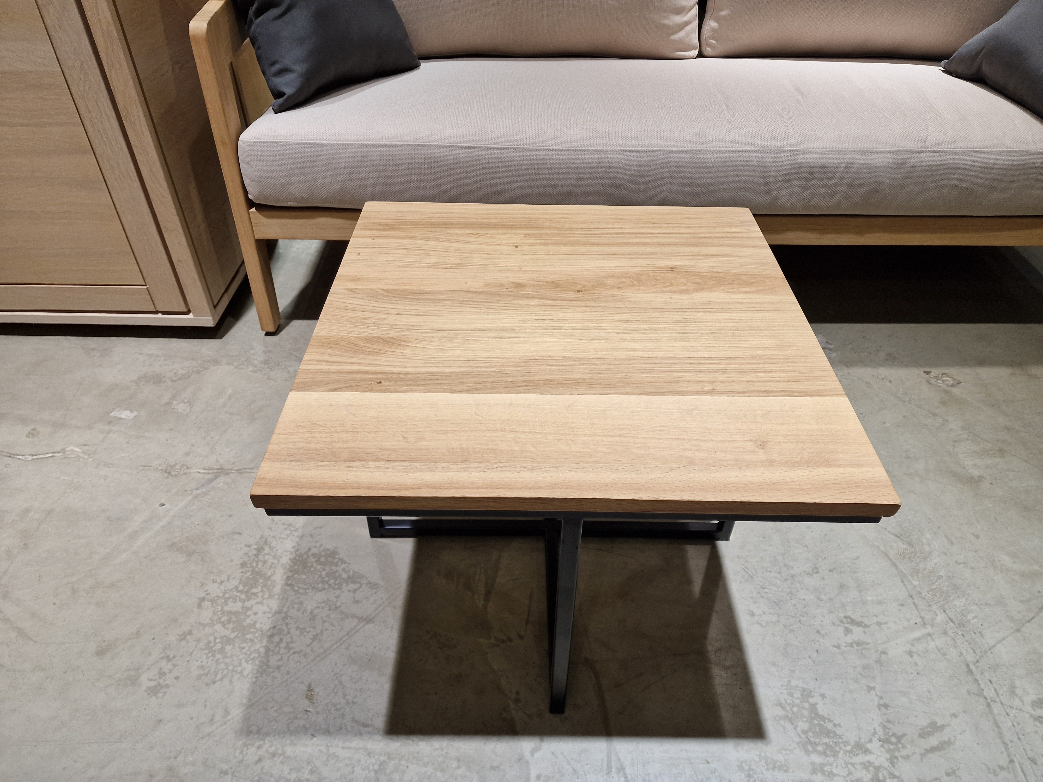 Eik Salontafel Tygo Vierkant 60 x 60cm Naturel met Zwart Metalen Onderstel