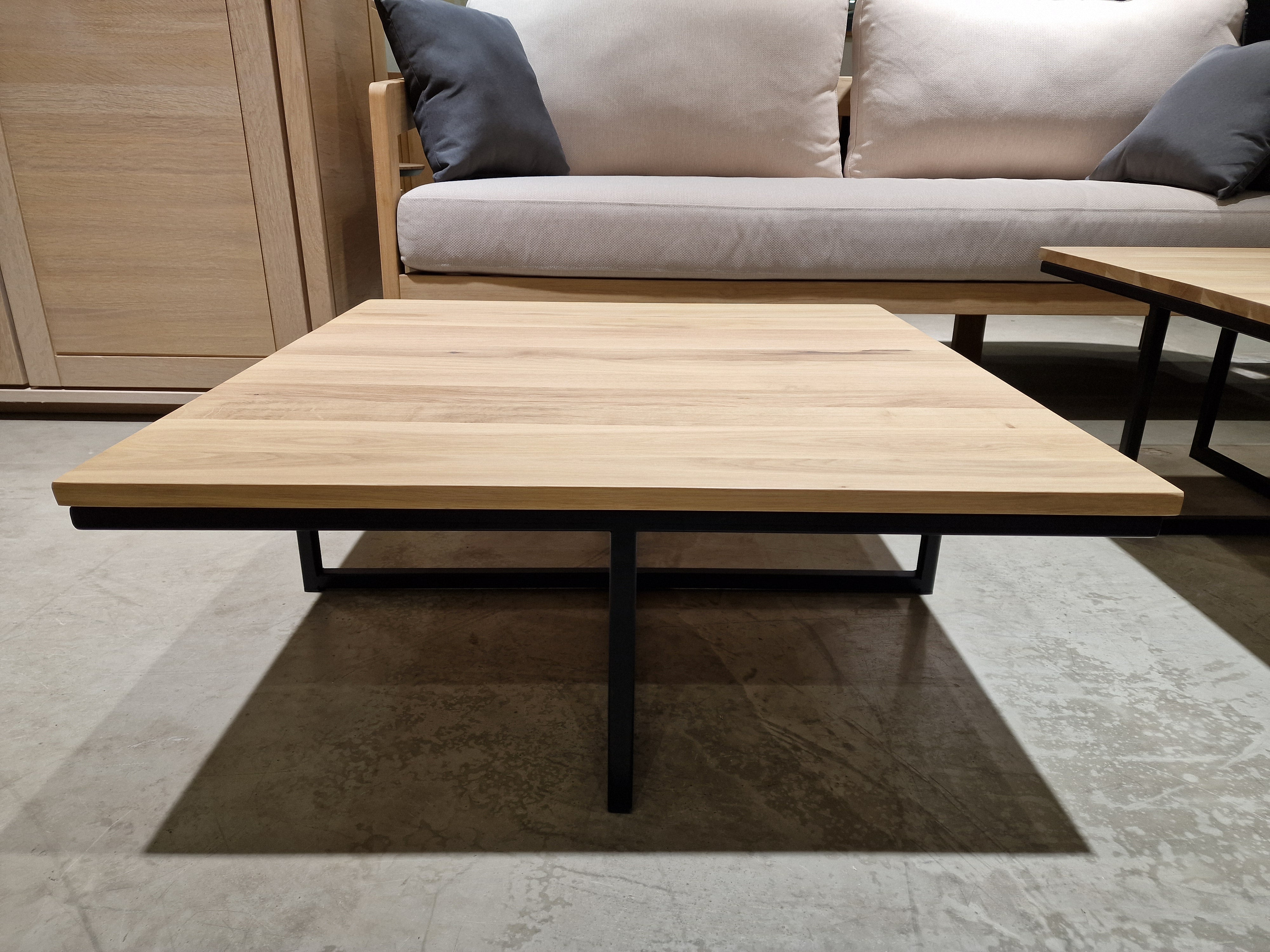 Eik Salontafel Tygo Vierkant 80 x 80cm Naturel met Zwart Metalen Onderstel