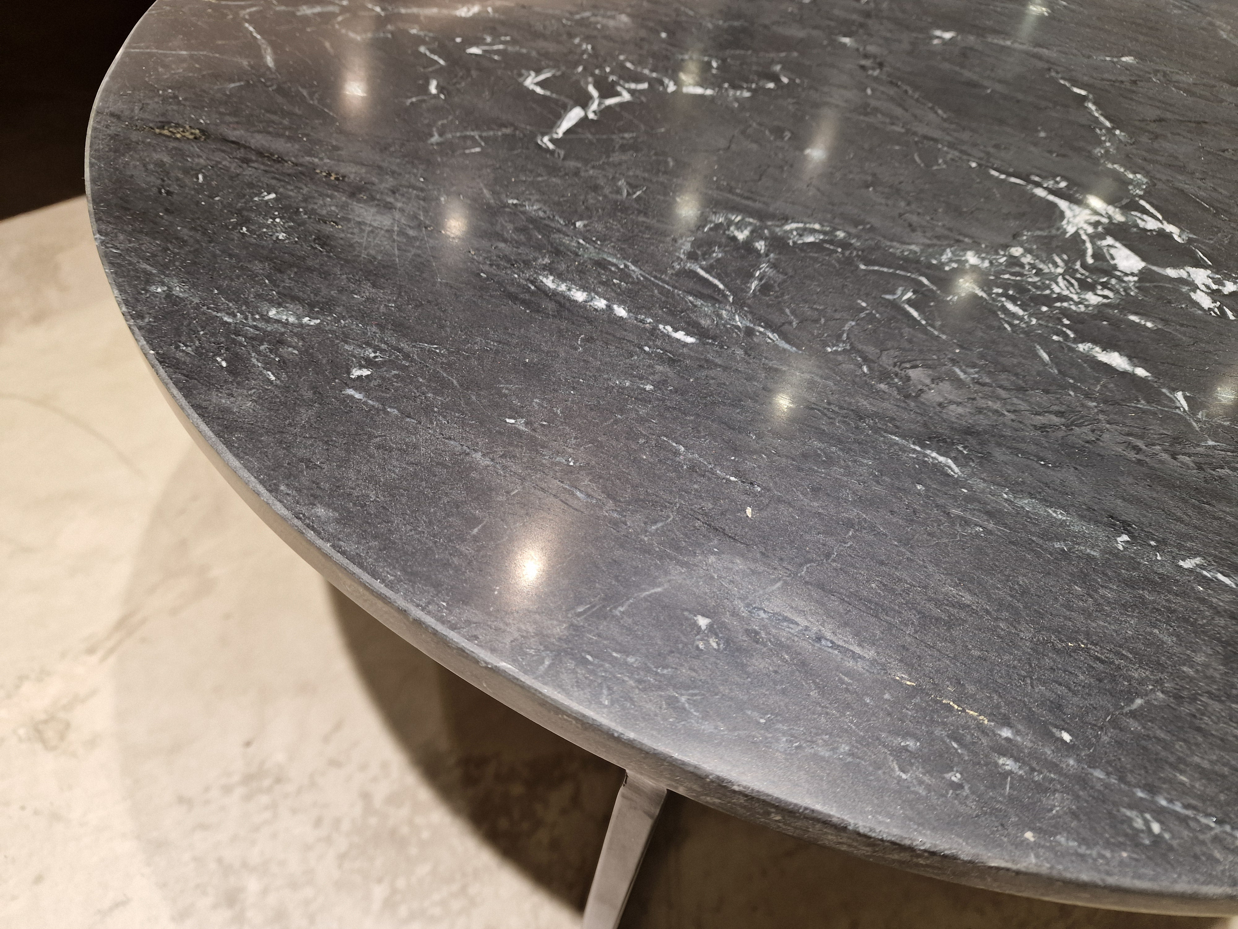 Marmer Salontafel Rond 70cm Zwart met Zwart Metalen Onderstel