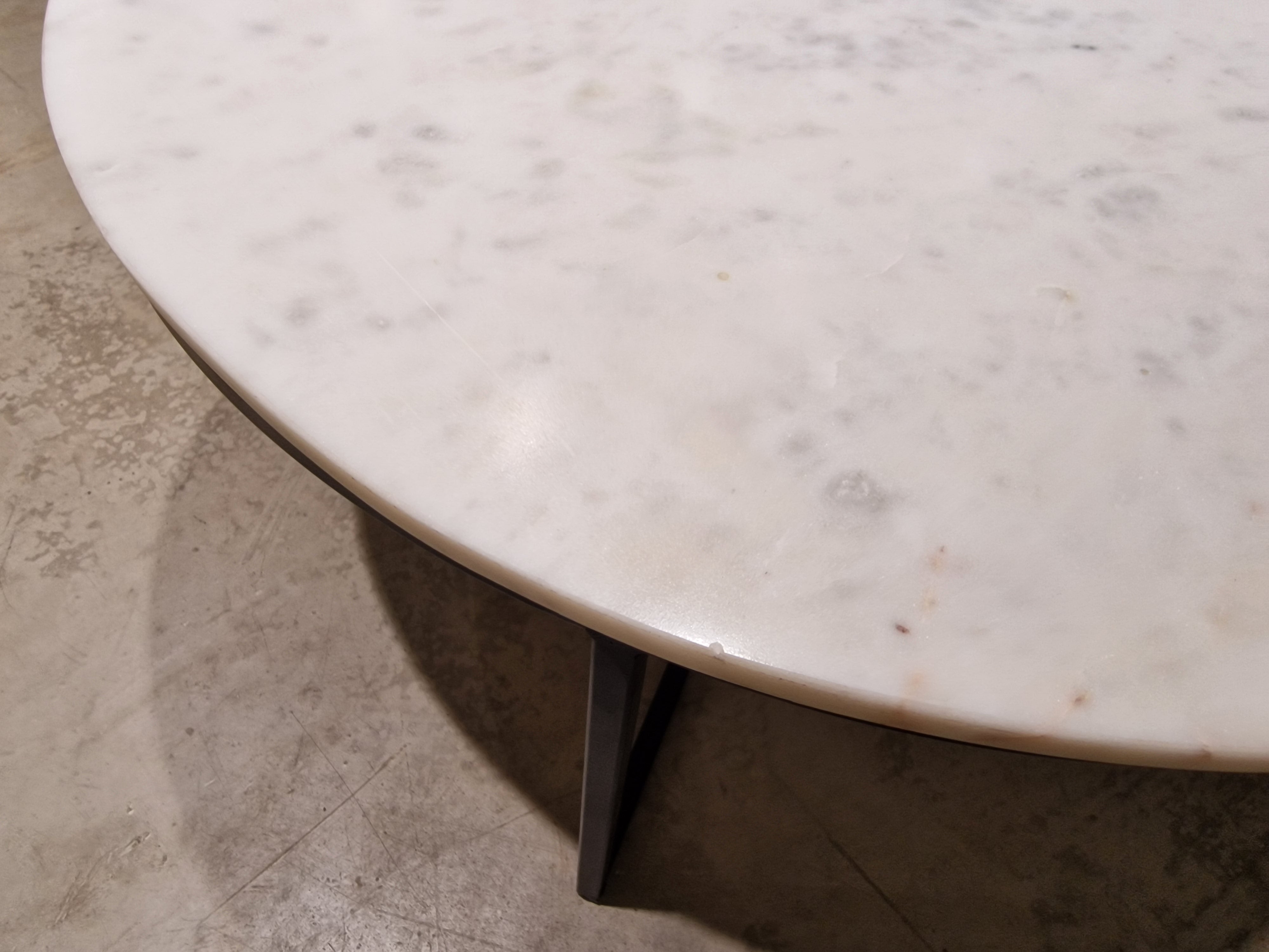 Marmer Carrara Salontafel Rond 70cm Wit met Zwart Metalen Onderstel