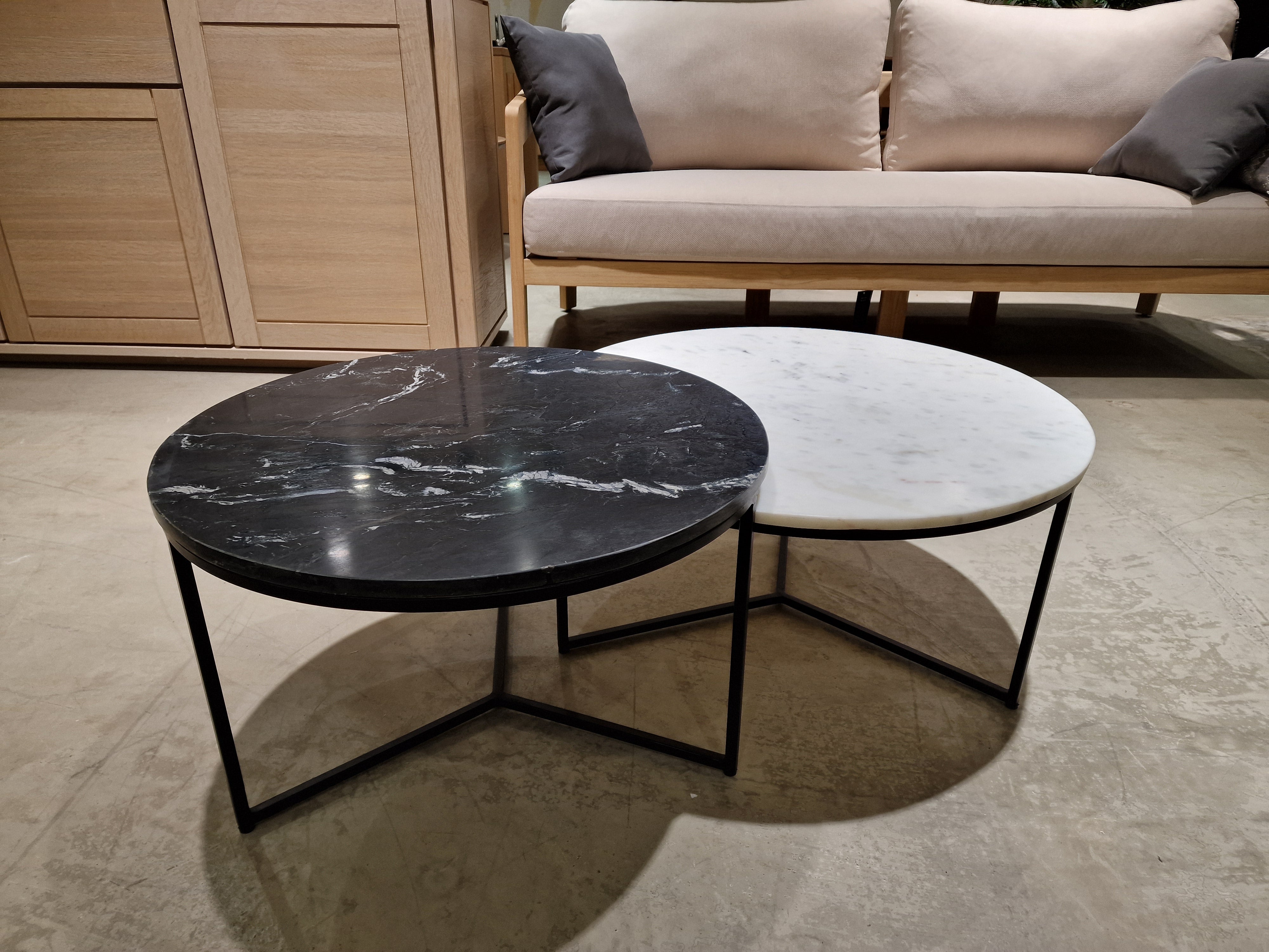 Marmer Carrara Salontafel Rond 70cm Wit met Zwart Metalen Onderstel