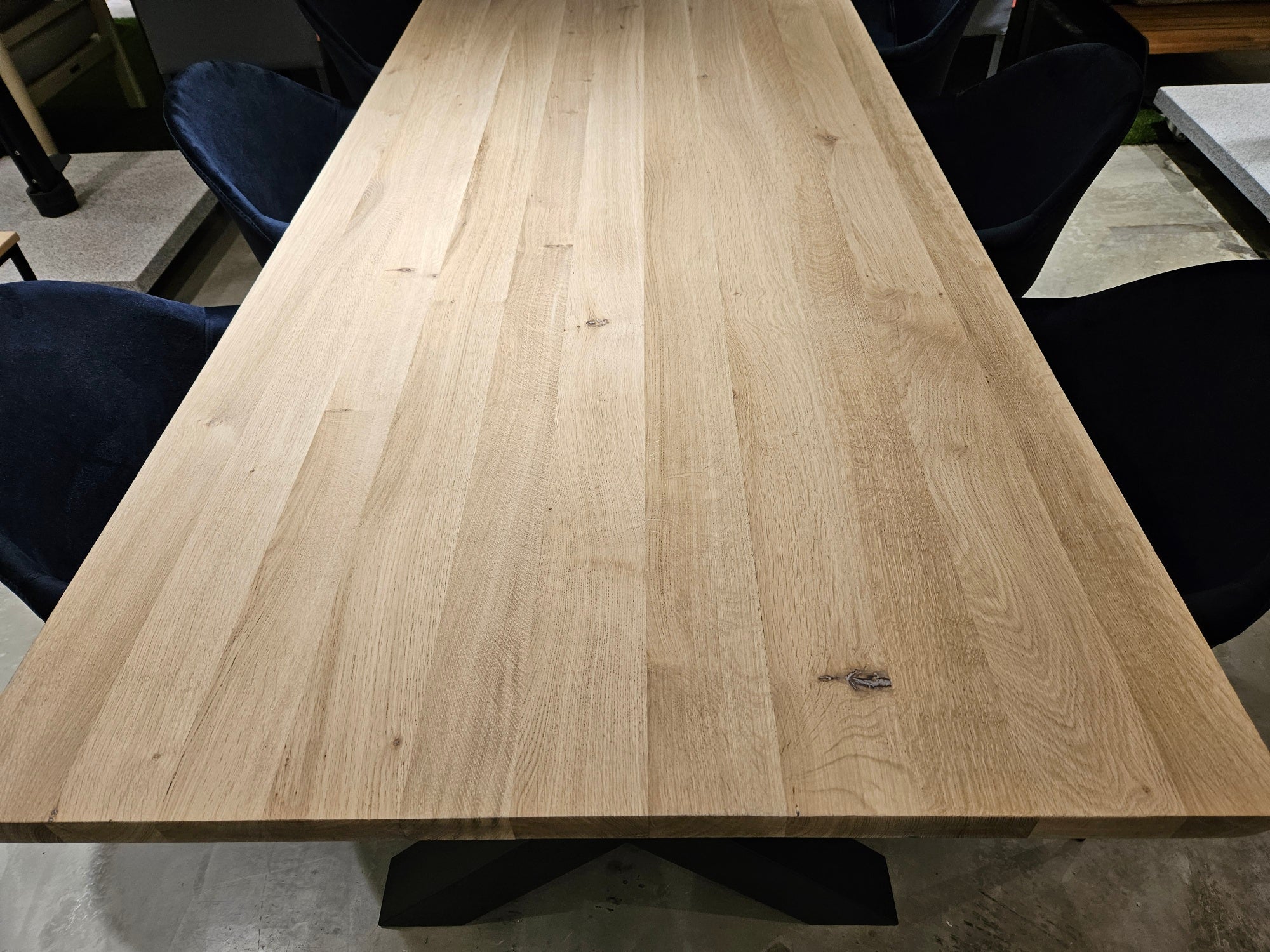 Eik Interieurtafel Rechthoek 260 x 100cm Naturel Verjongd met zwart metalen X-Poten