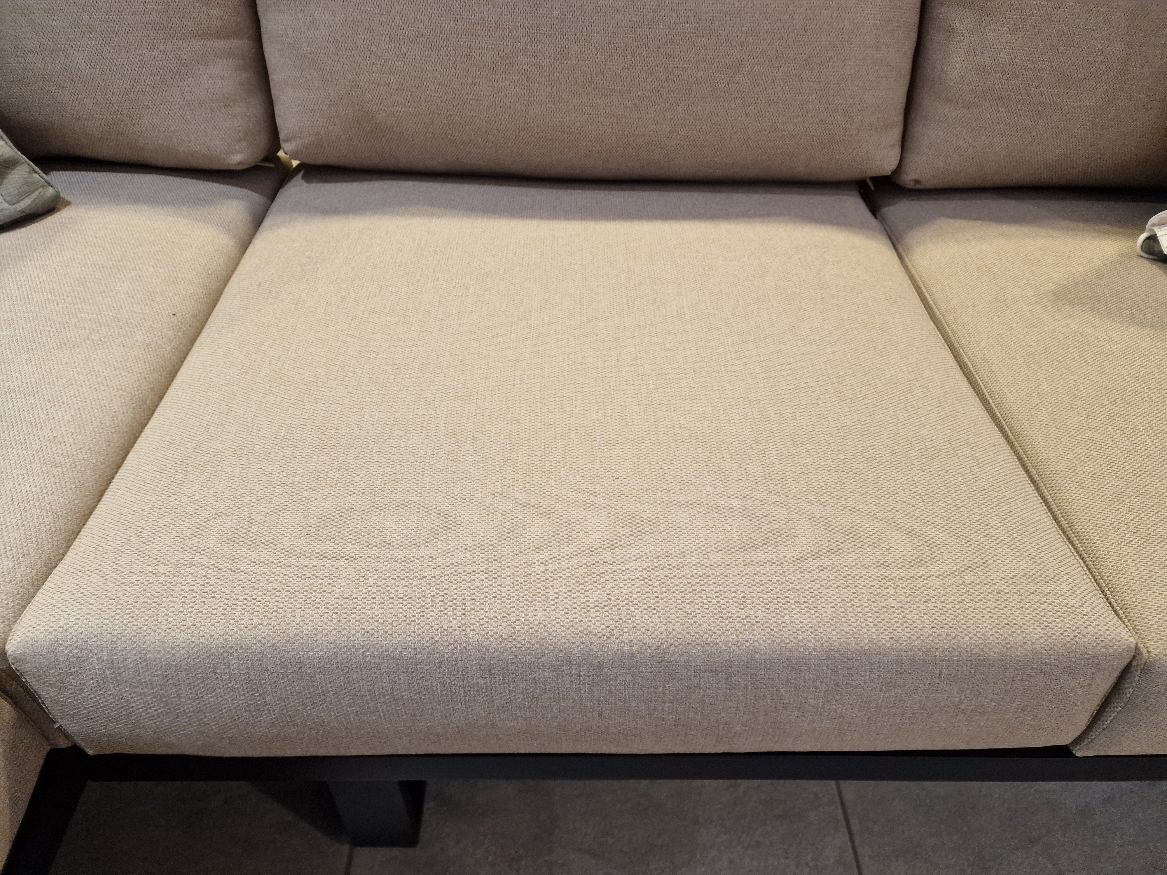 Hoeklounge Napels Alu Frame Black - Acacia Natural Top - Kussens Light Brown Olefin 240 + salontafel