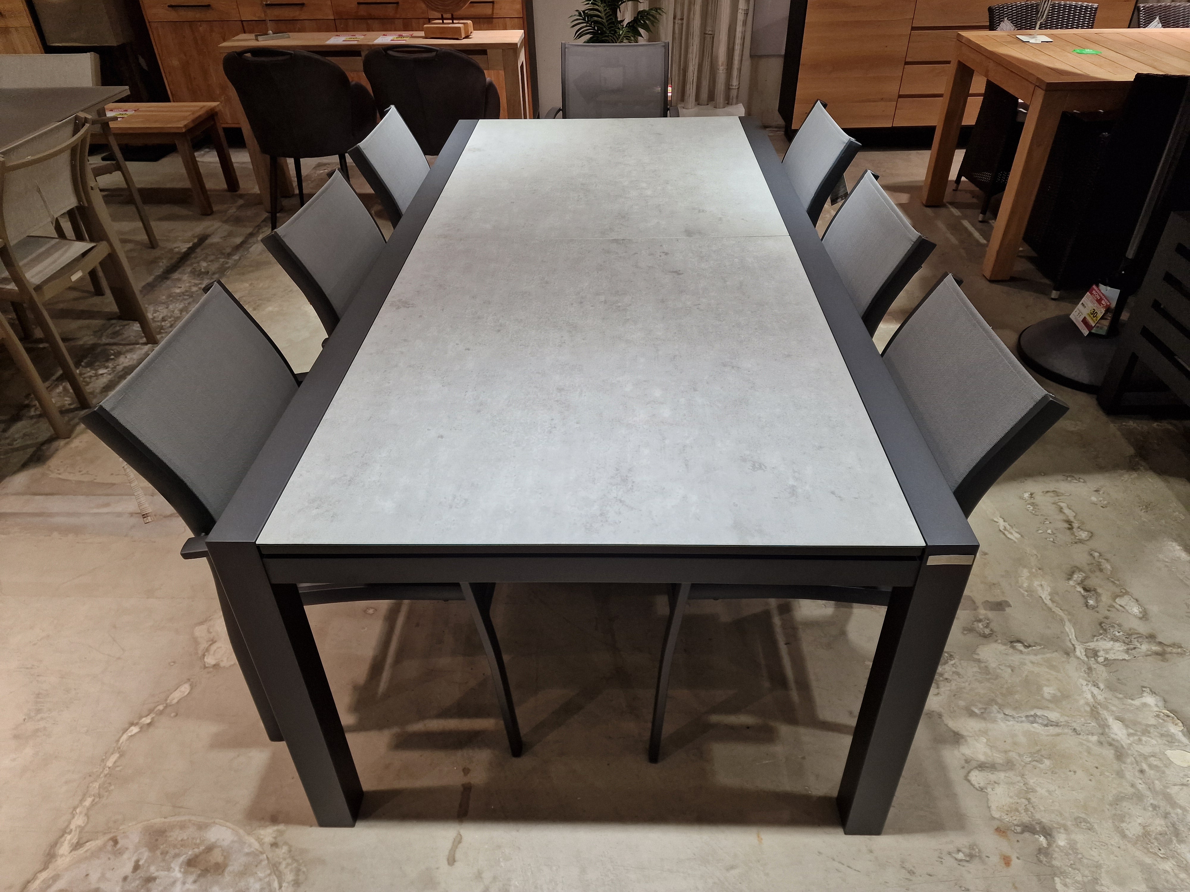 Alu Tuintafel Uitschuifbaar Lissabon Charcoal Mat 220-330 cm x 106 cm - Top Keramiek op glas Licht Grijs