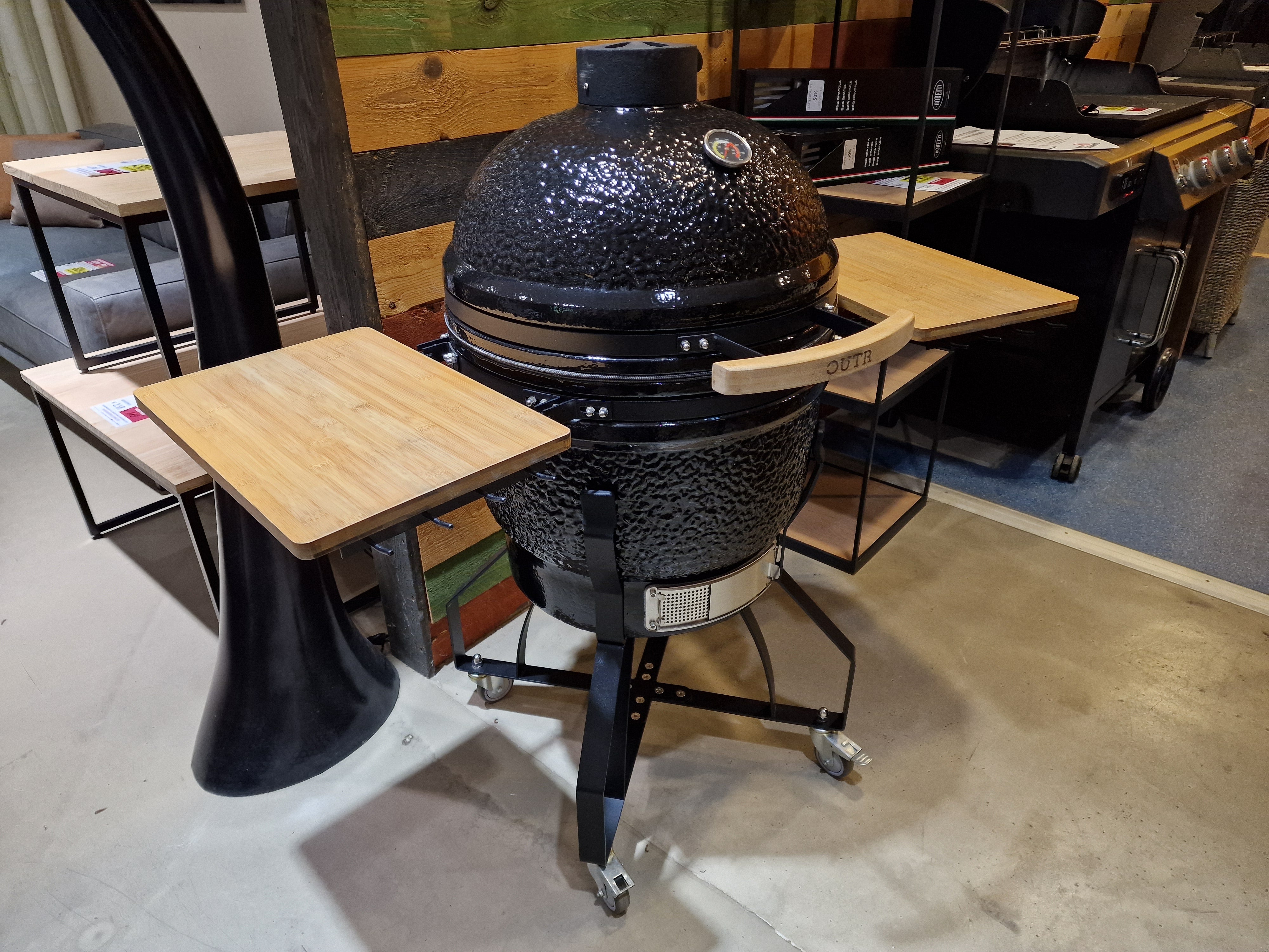 Outr Kamado Grill Large 55 - Zwart