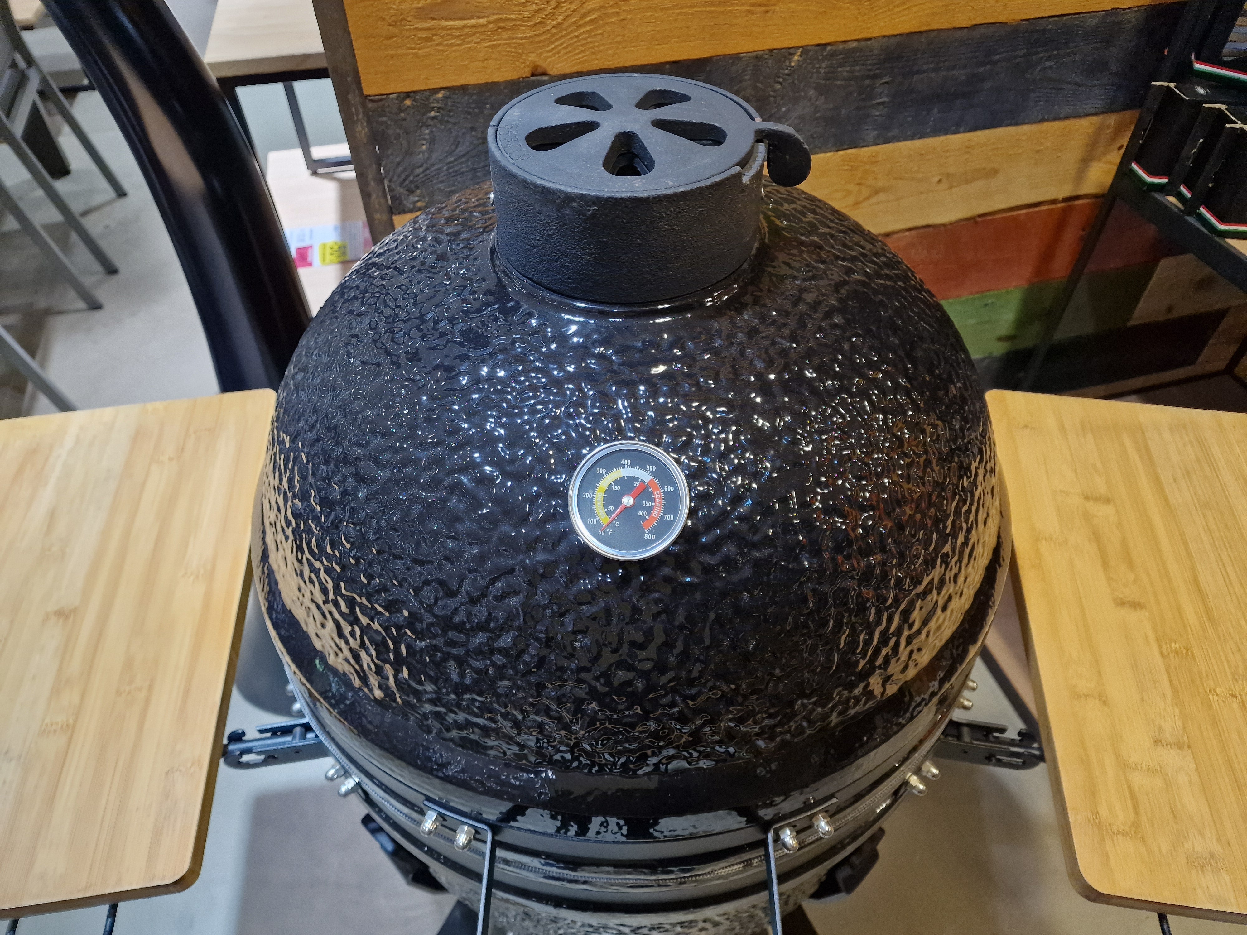 Outr Kamado Grill Large 55 - Zwart