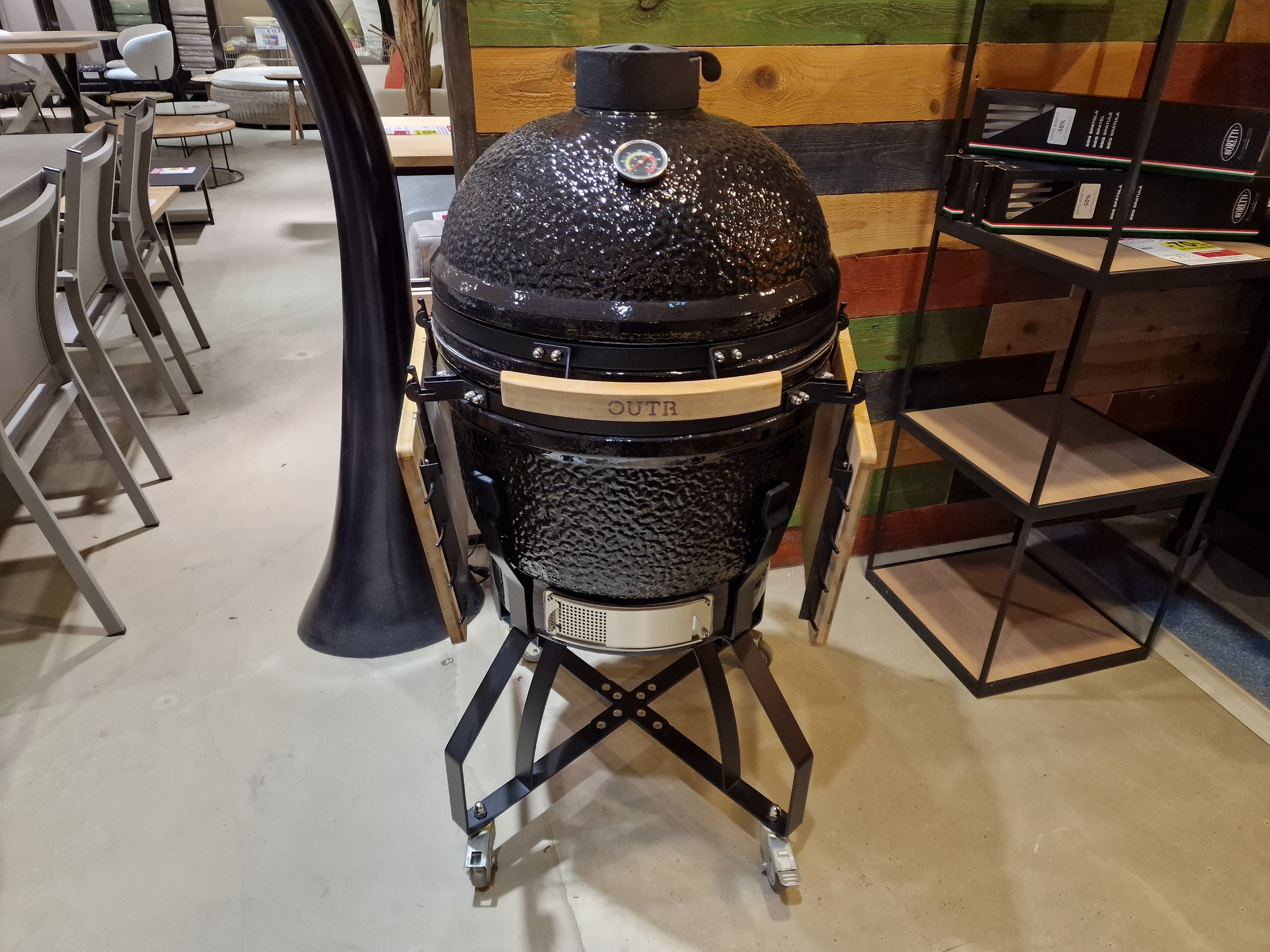 Outr Kamado Grill Large 55 - Zwart