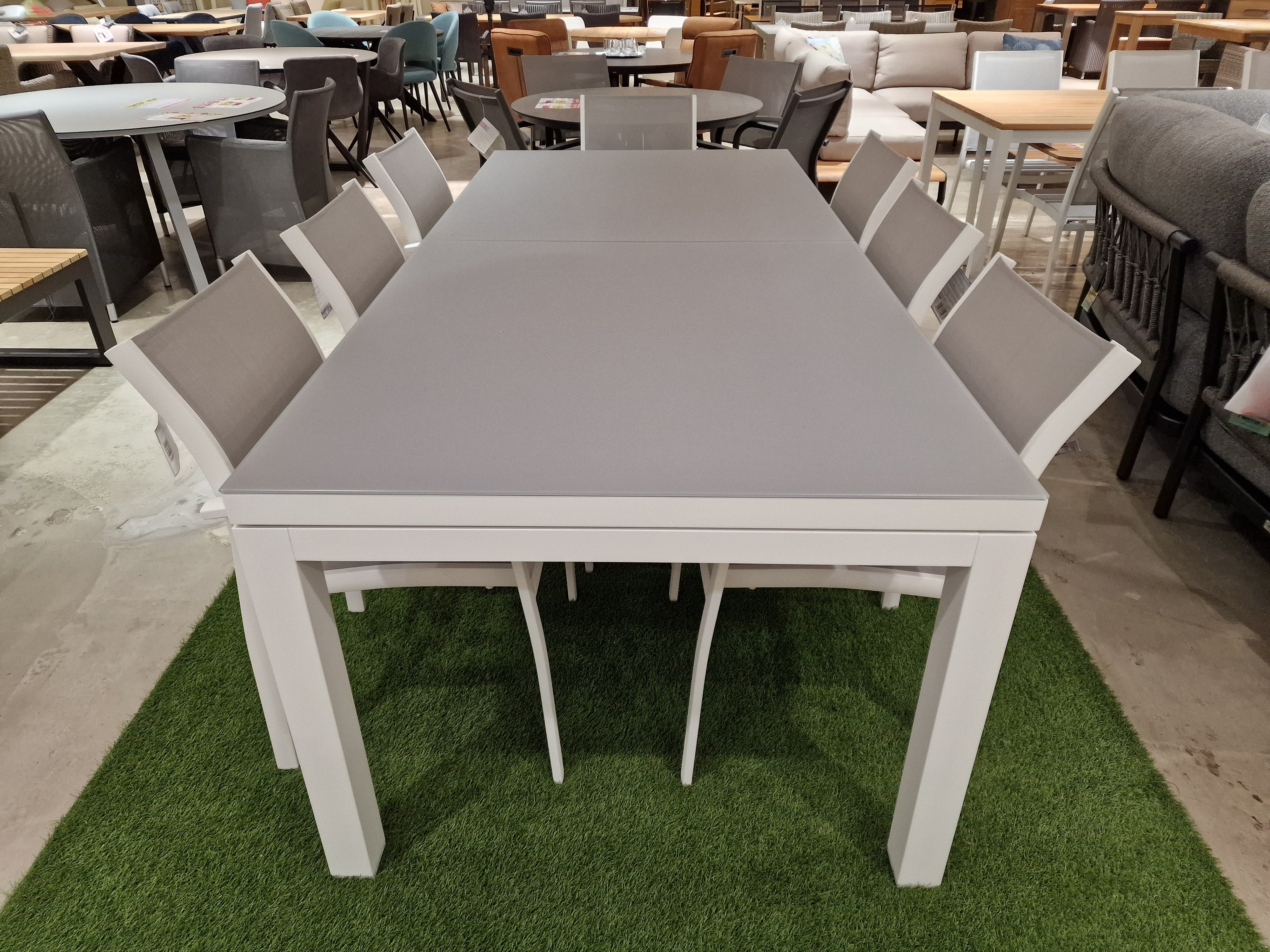 Alu Tuintafel Uitschuifbaar Garda White Mat + Glas Top Light Grey - 220 - 280 x 100 cm