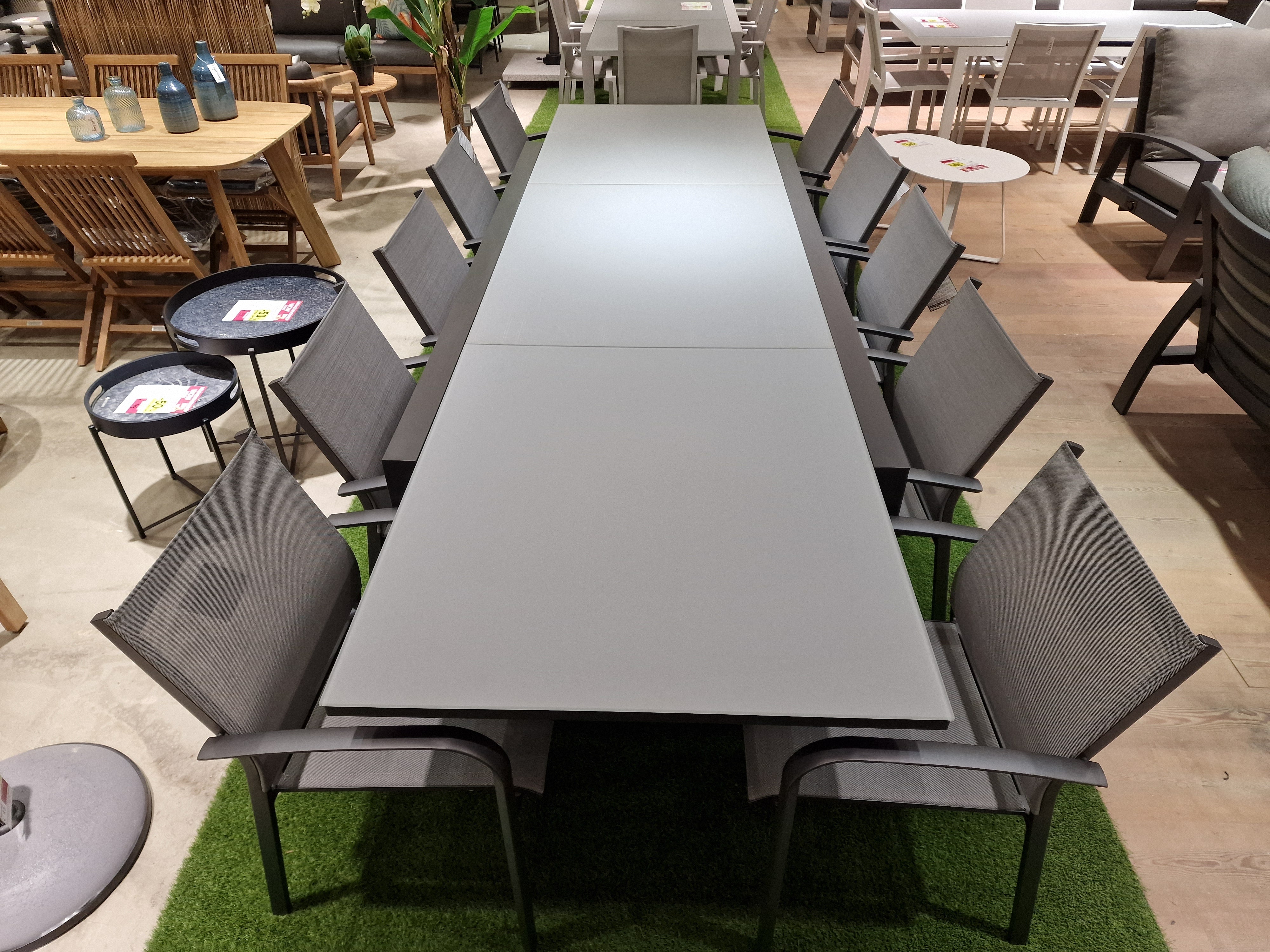 Alu Tuintafel Uitschuifbaar Geneve Charcoal Mat 220-340 x 106 cm - Top glas Light Grey
