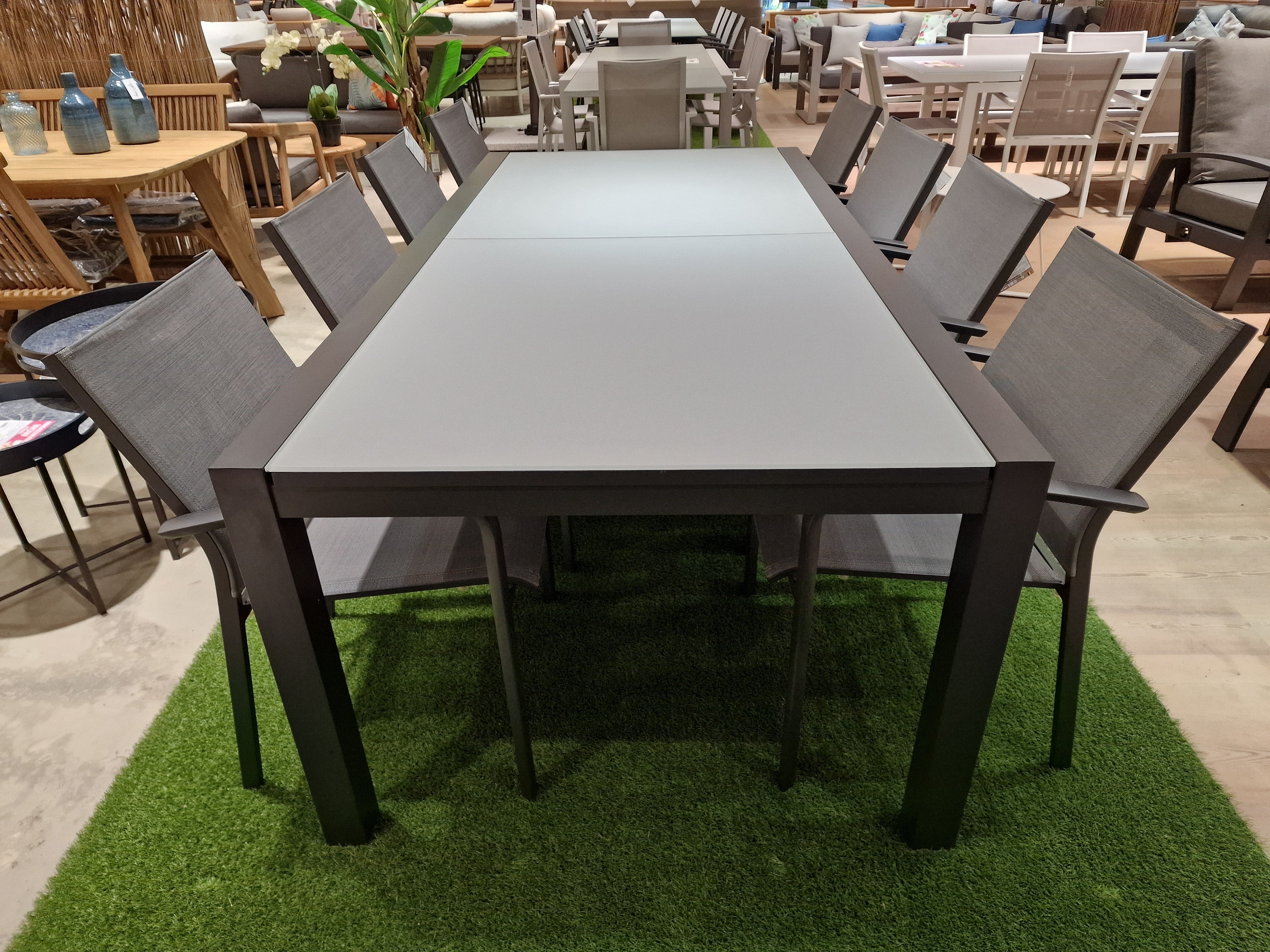 Alu Tuintafel Uitschuifbaar Geneve Charcoal Mat 220-340 x 106 cm - Top glas Light Grey
