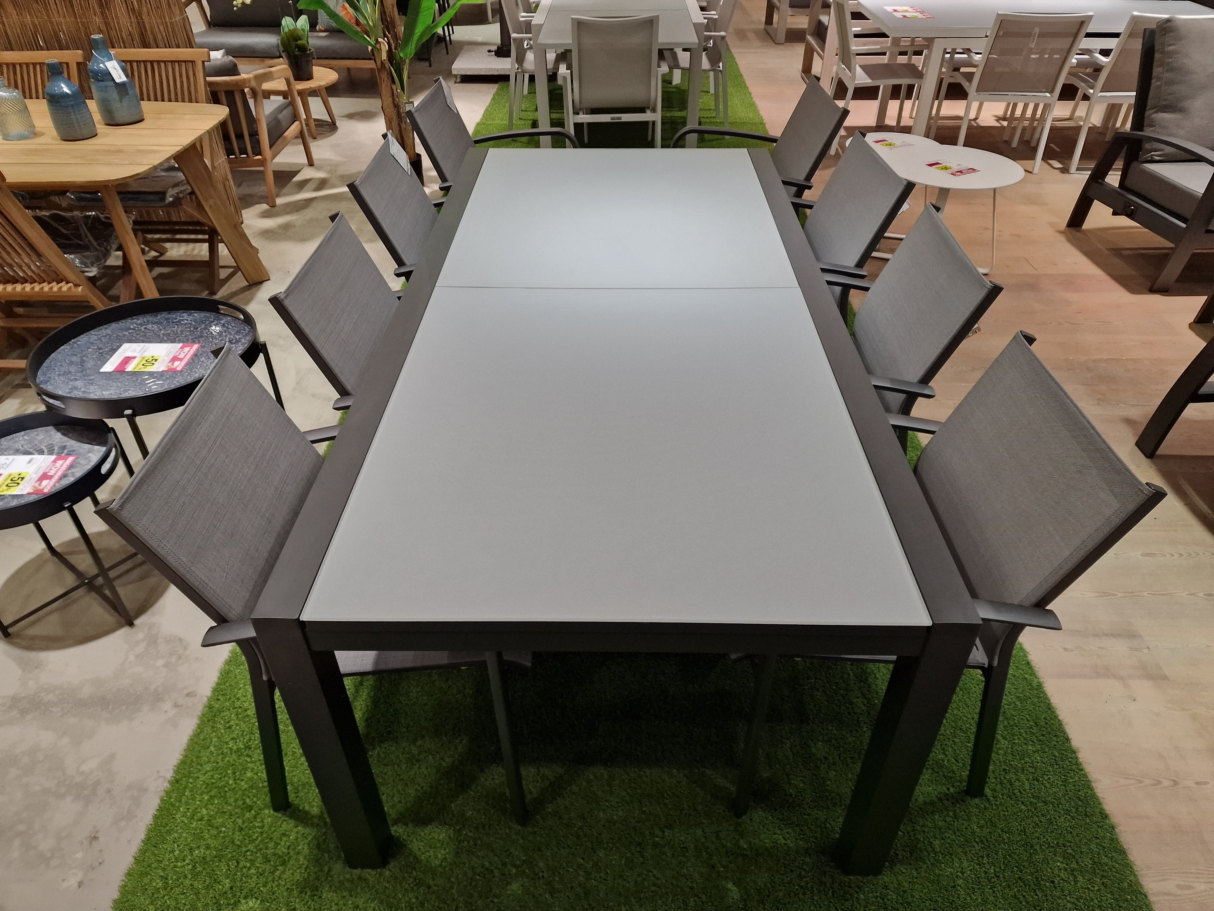 Alu Tuintafel Uitschuifbaar Geneve Charcoal Mat 220-340 x 106 cm - Top glas Light Grey