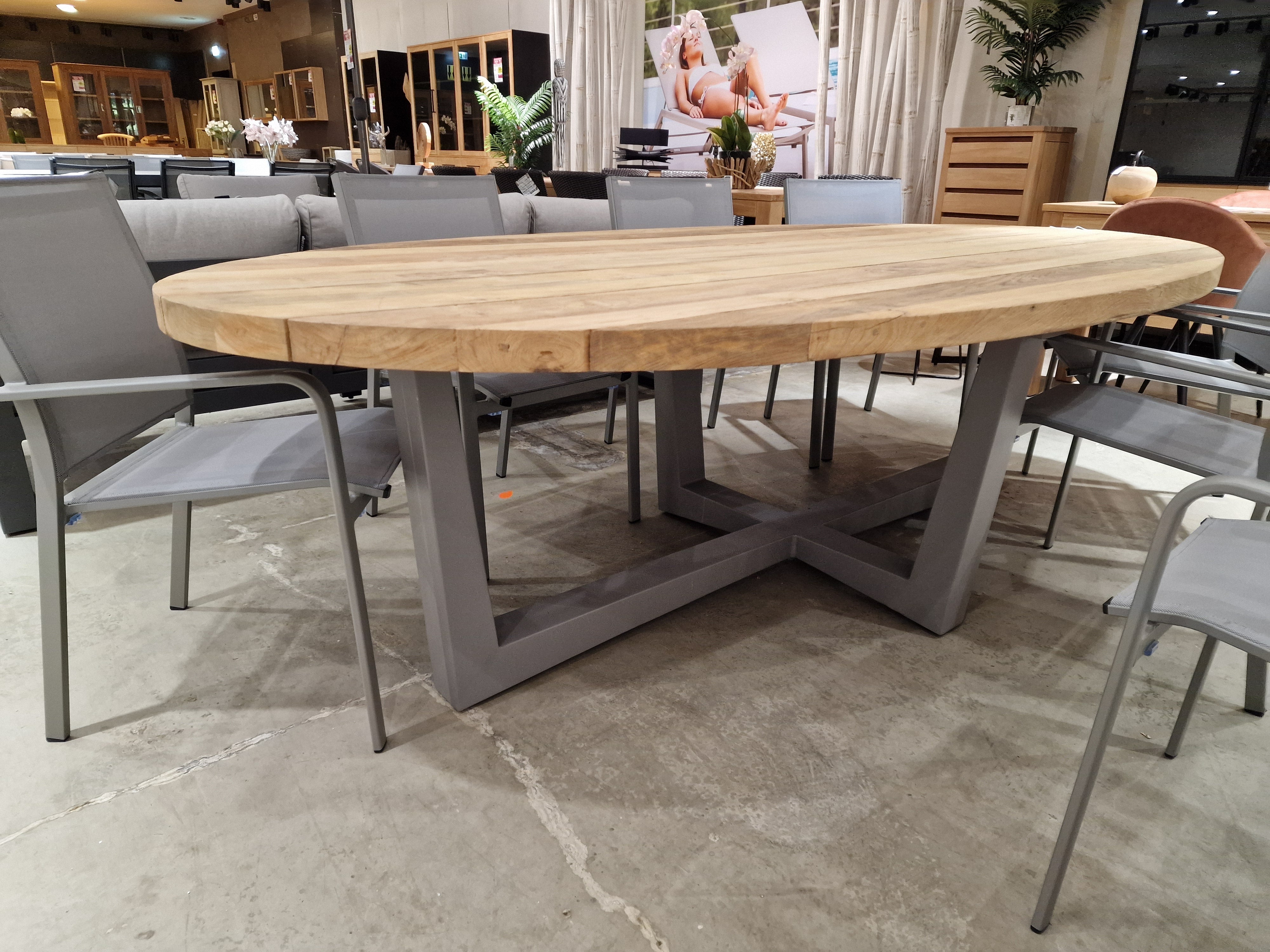 Teak Tuintafel Florida Ovaal 260x130cm met Frame in Alu Warm grey - Vintage Teak