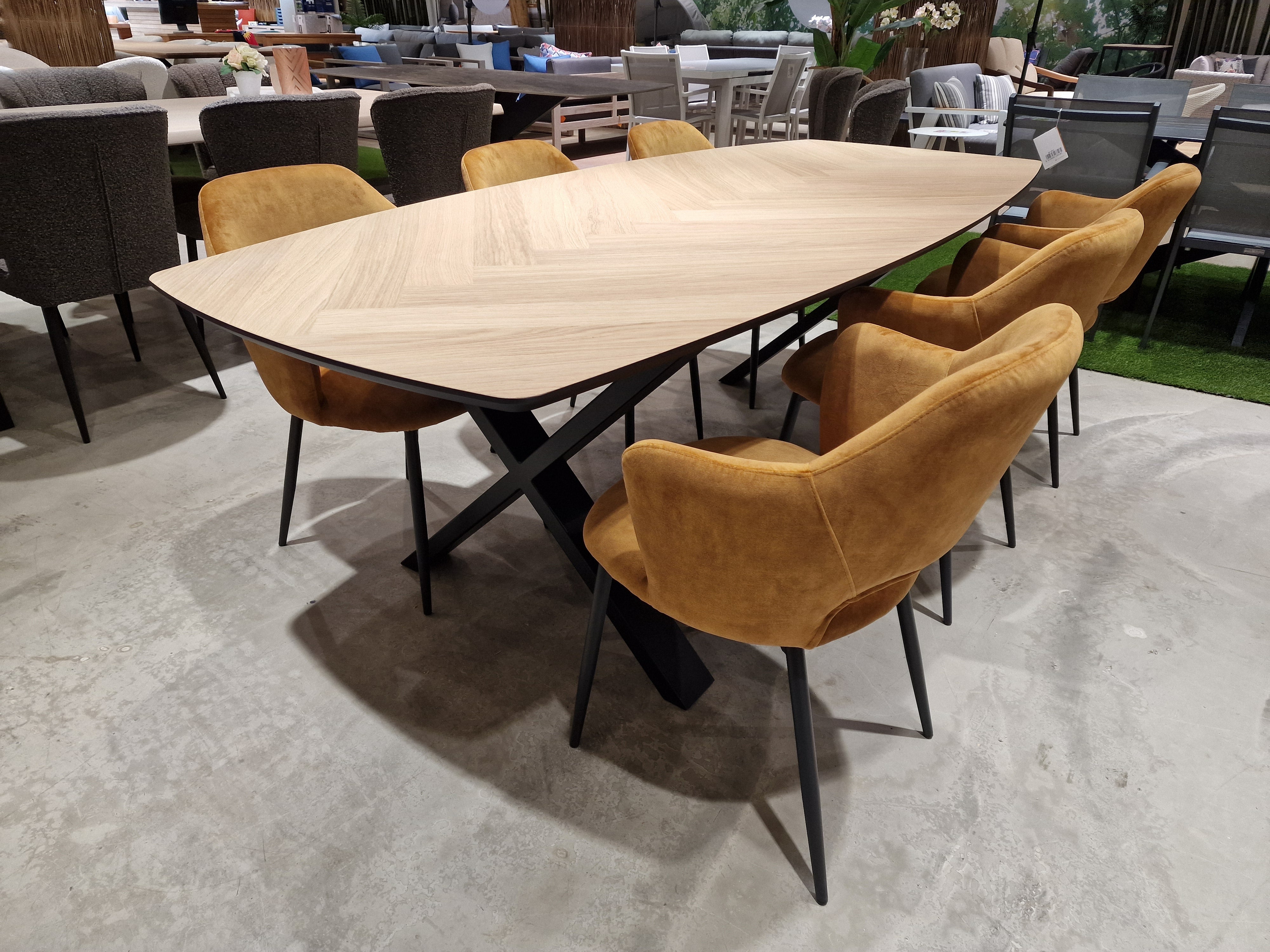 Eik Interieurtafel Deens Ovaal 240 x 100cm Parquet Eik Fineer Naturel - X-Poten Zwart Metaal