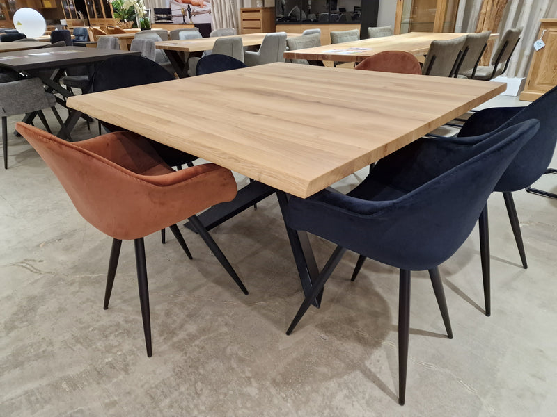 Eik interieurtafel Vierkant 140 x 140cm Boomstam - Spider Poot Zwart Metaal