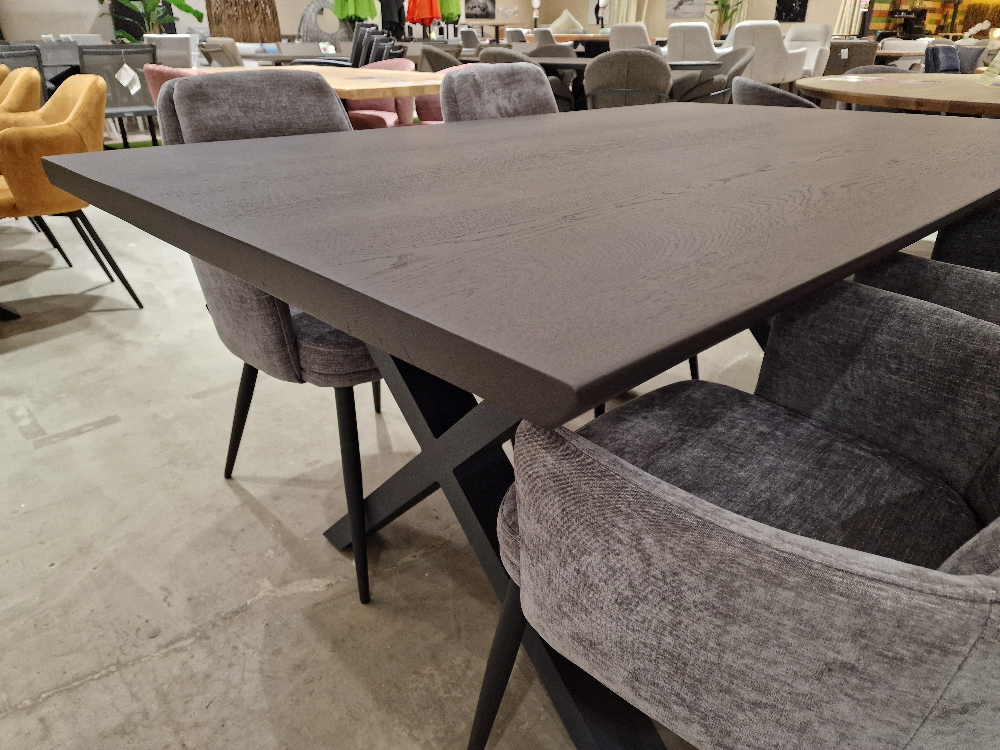 Eik interieurtafel Rechthoekig 160 x 100cm Wengé Afgeschuind - X-Poten Zwart Metaal