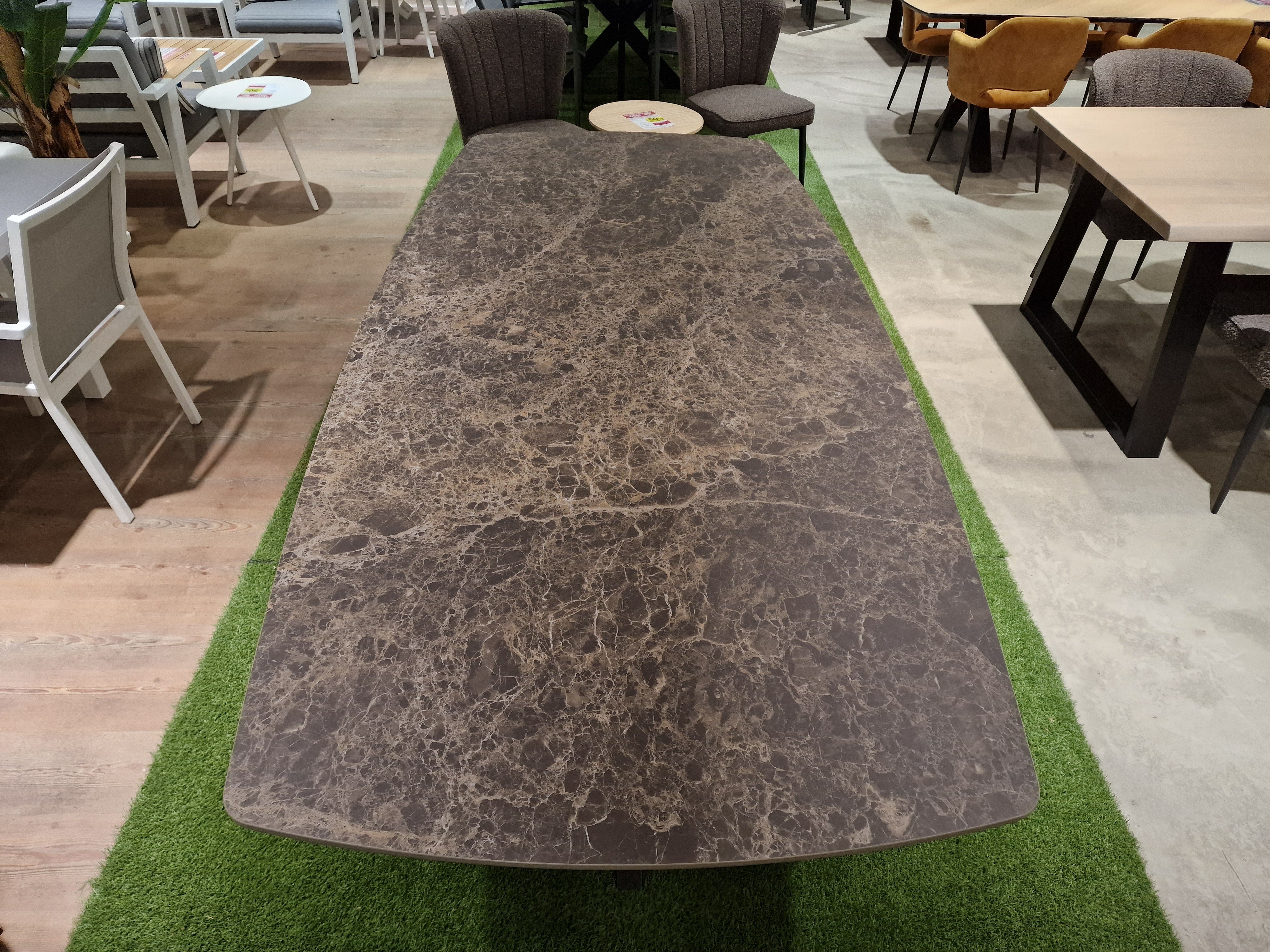 Keramische interieurtafel Deens Ovaal 240 x 110cm Recht - Spiderpoot Zwart metaal