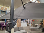 Zweefparasol Challenger T1 300 x 300cm Doek Faded Black + Graniet Voet 90KG