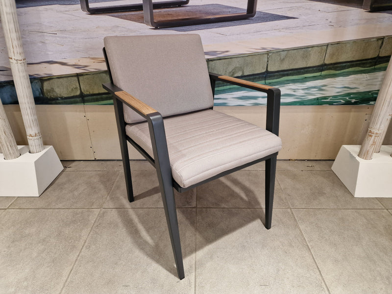 Alu Tuinstoel Antibes Charcoal Mat Alu + Jute Kussen Zit en Rug + Teak Armleuning