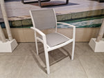 Alu Stapelstoel Namur White Mat - Light Grey Textilene + Alu Armleuning