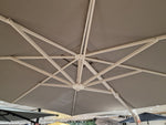 Zweefparasol Jardinico Marbella T2 300 x 300cm Doek Lichtgrijs + Graniet Voet 120KG Grijs