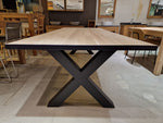 Eiken Interieurtafel Rechthoekig 280 x 110cm Naturel Recht met zwart metalen X-Poten