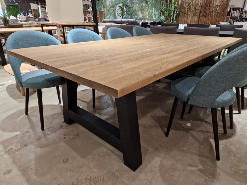 Eik Interieurtafel Rechthoekig 240 x 120cm Naturel Recht met zwart metalen A-Poten